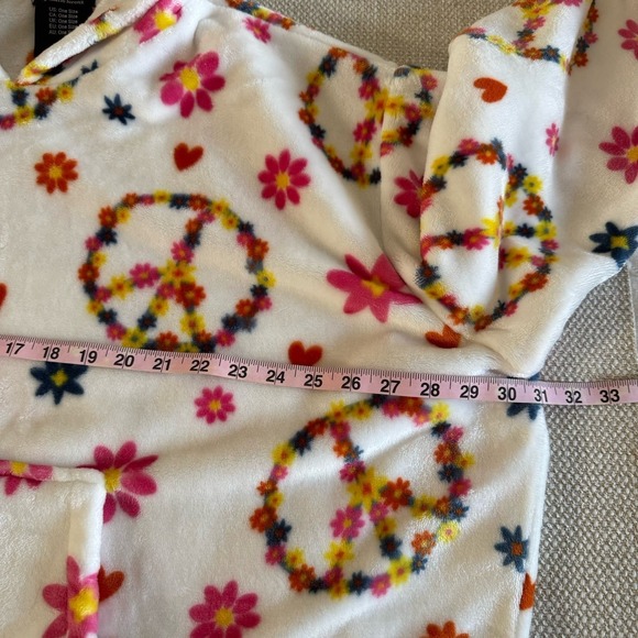 THROWZY MARLO LORENZ PULLOVER  Peace Signs PINK Flowers One Size - Picture 10 of 11